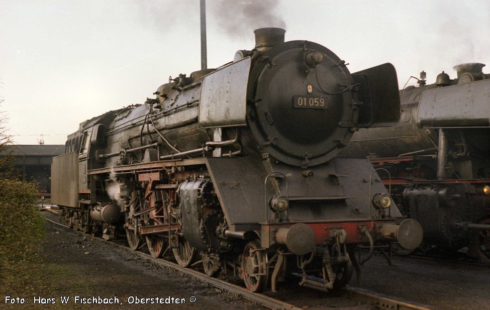 01 059 im Bw Koblenz Mosel